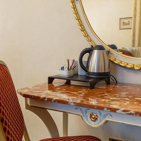 Hotel Stendhal Parma Esterno foto