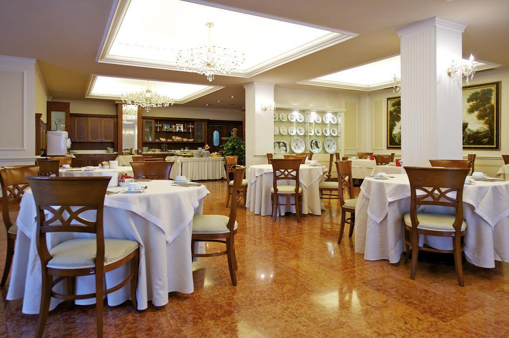 Hotel Stendhal Parma Esterno foto