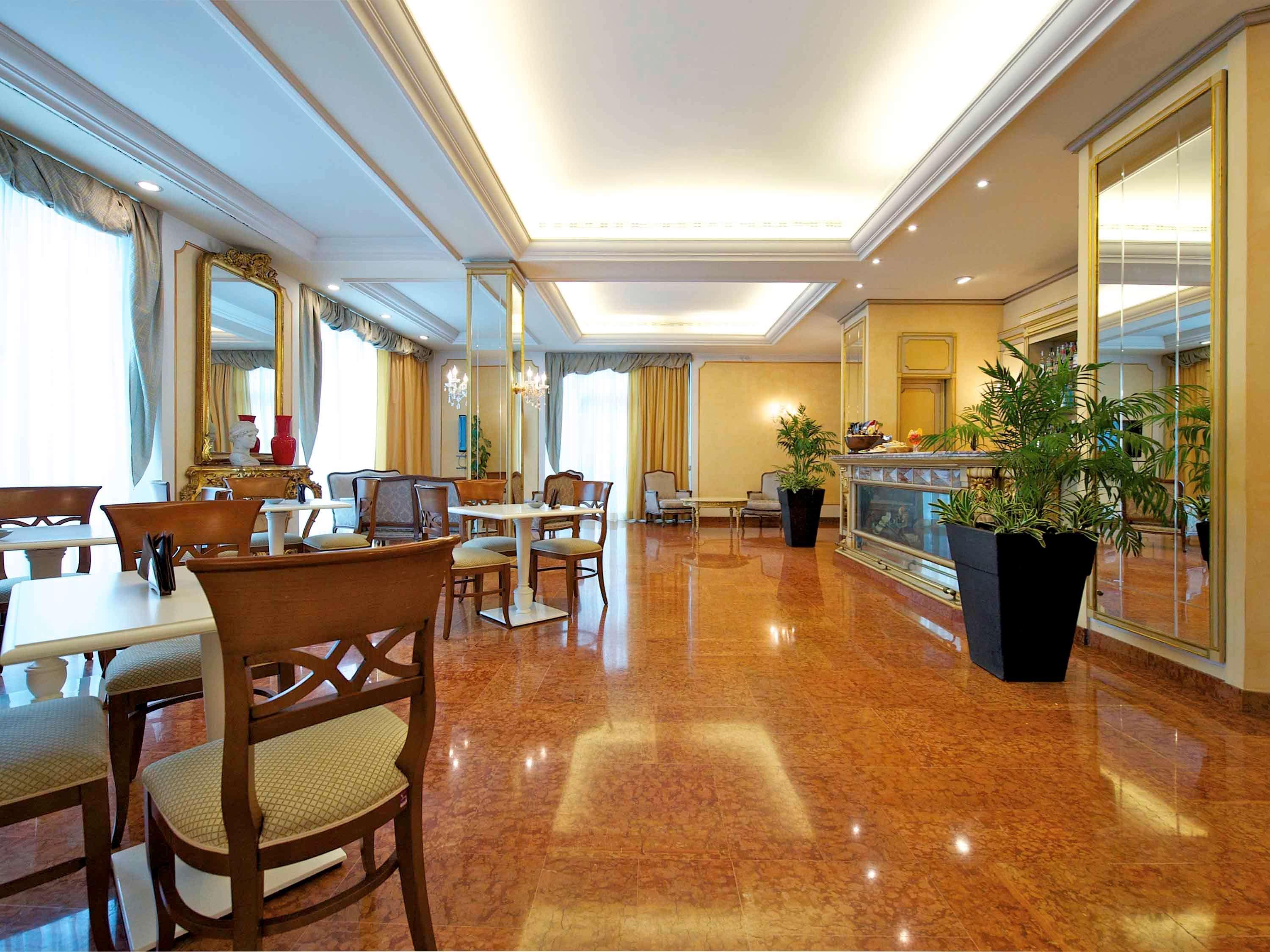 Hotel Stendhal Parma Esterno foto