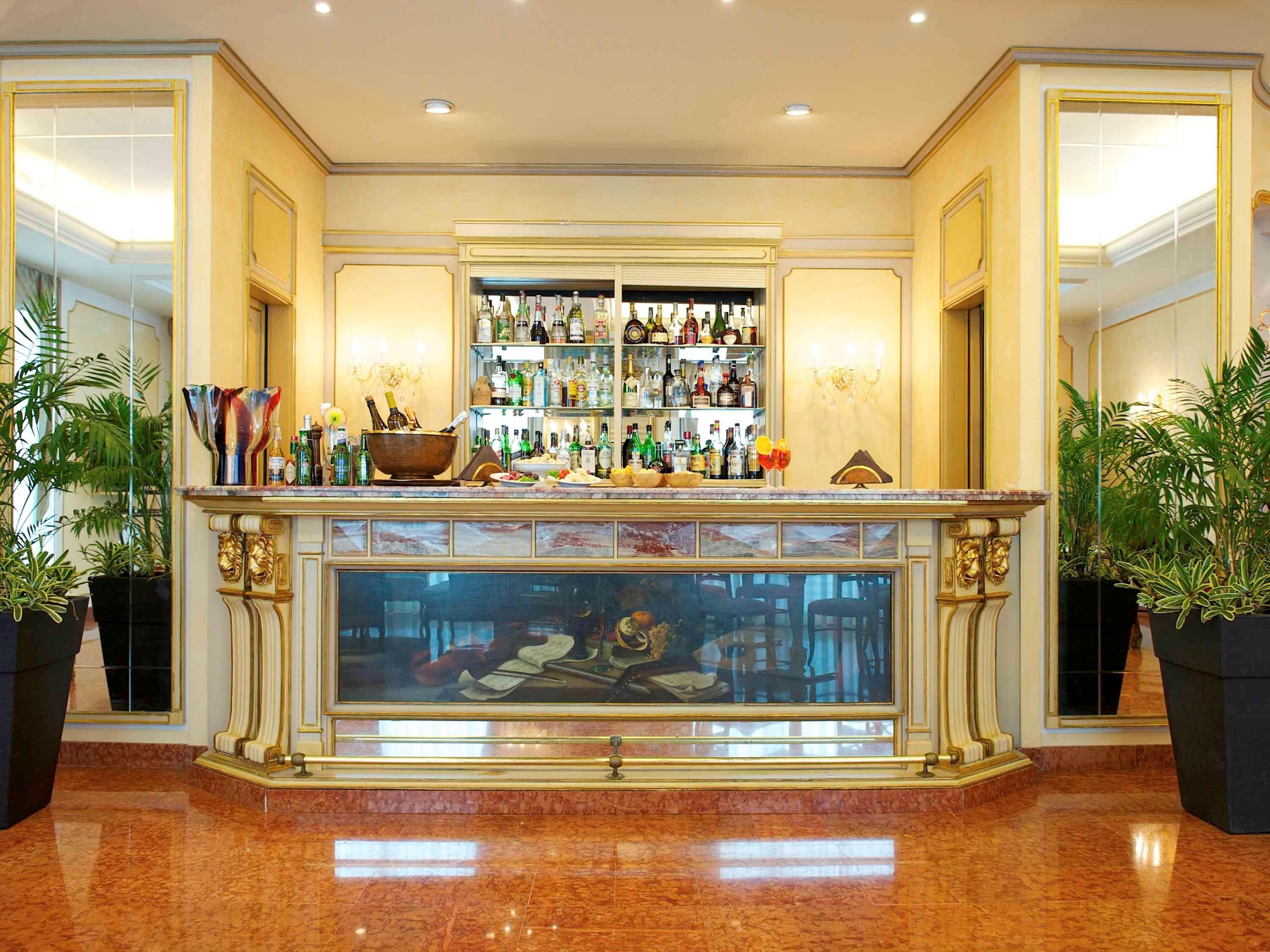 Hotel Stendhal Parma Esterno foto