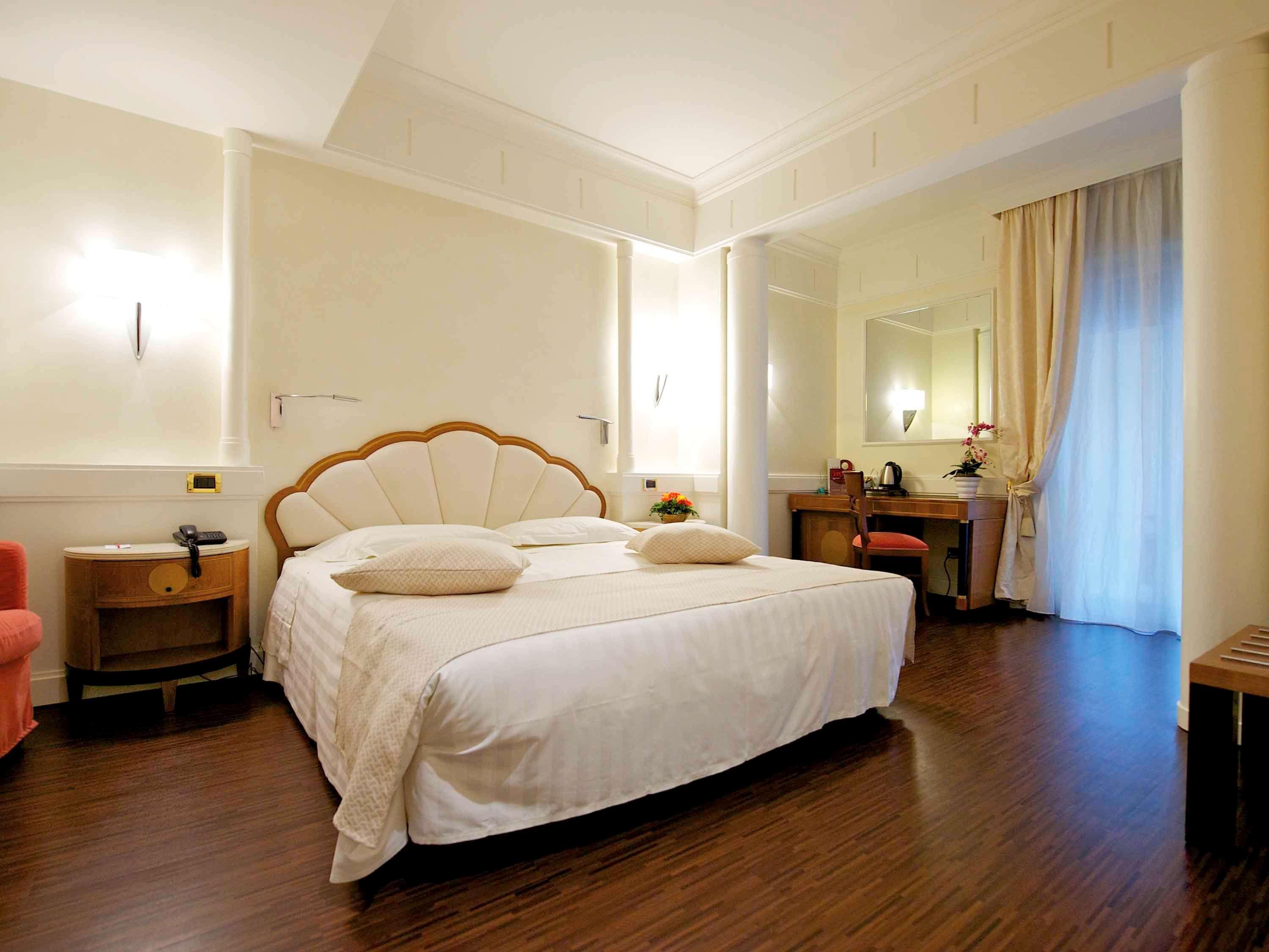 Hotel Stendhal Parma Esterno foto
