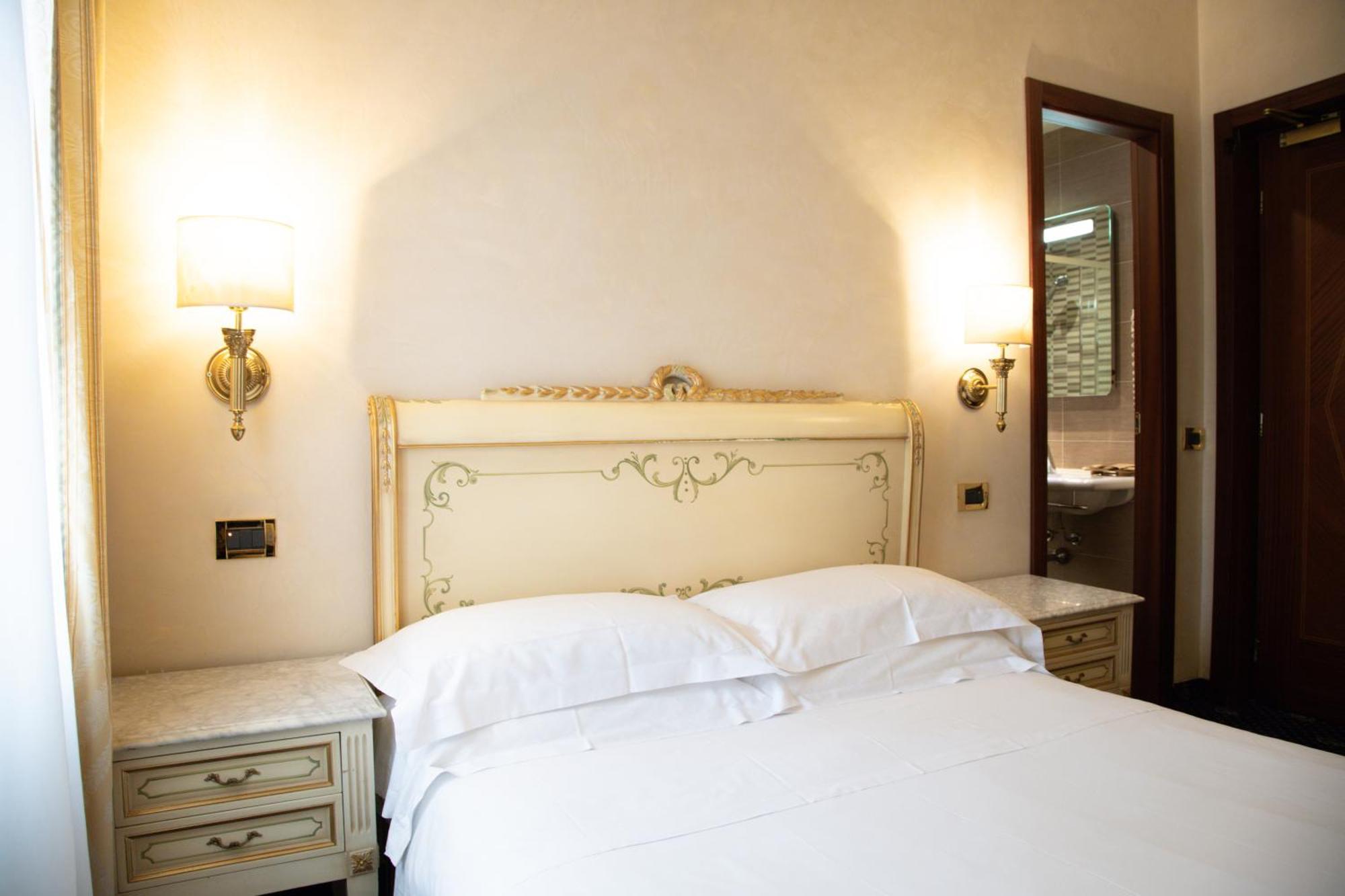 Hotel Stendhal Parma Esterno foto