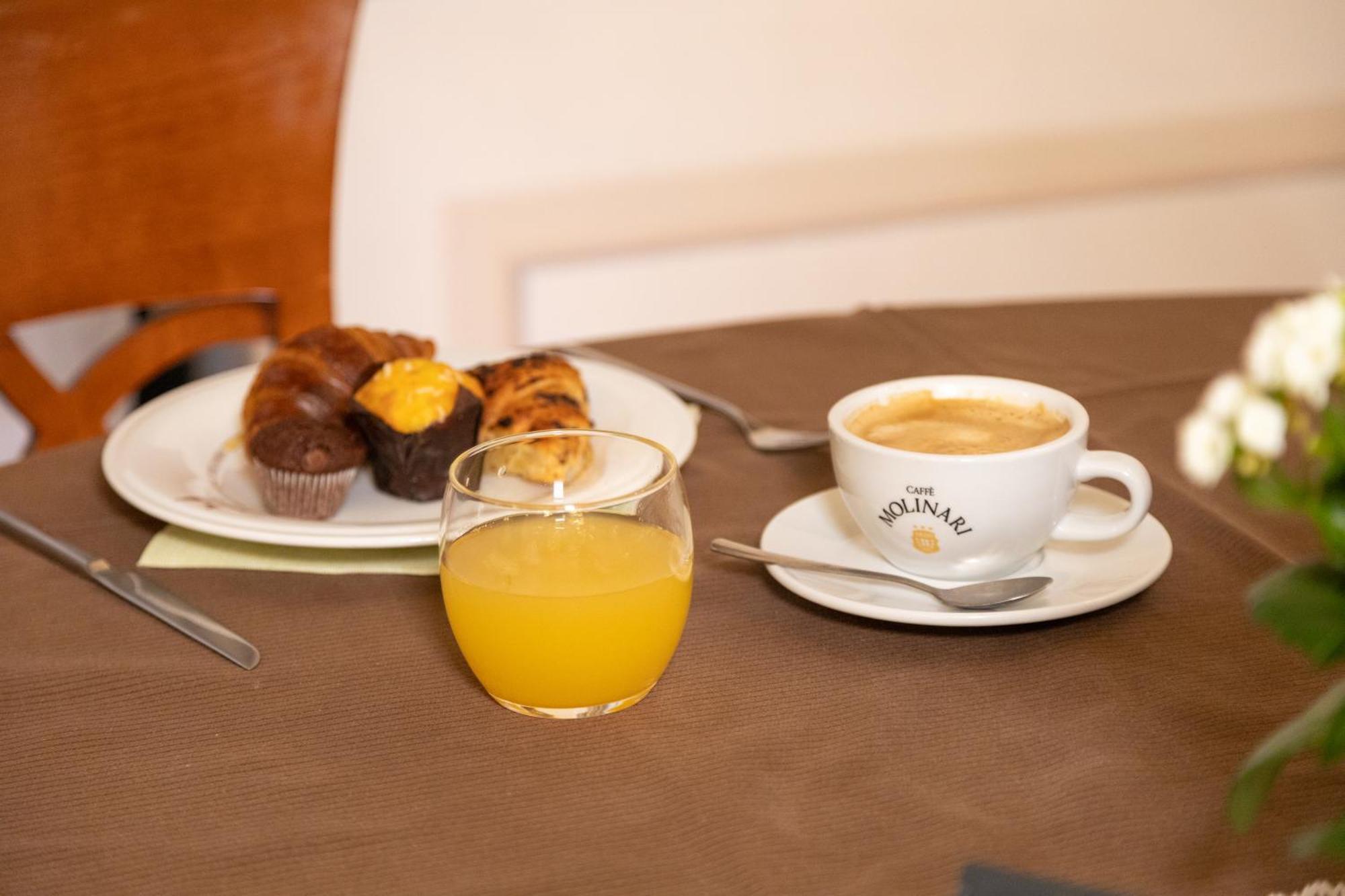Hotel Stendhal Parma Esterno foto