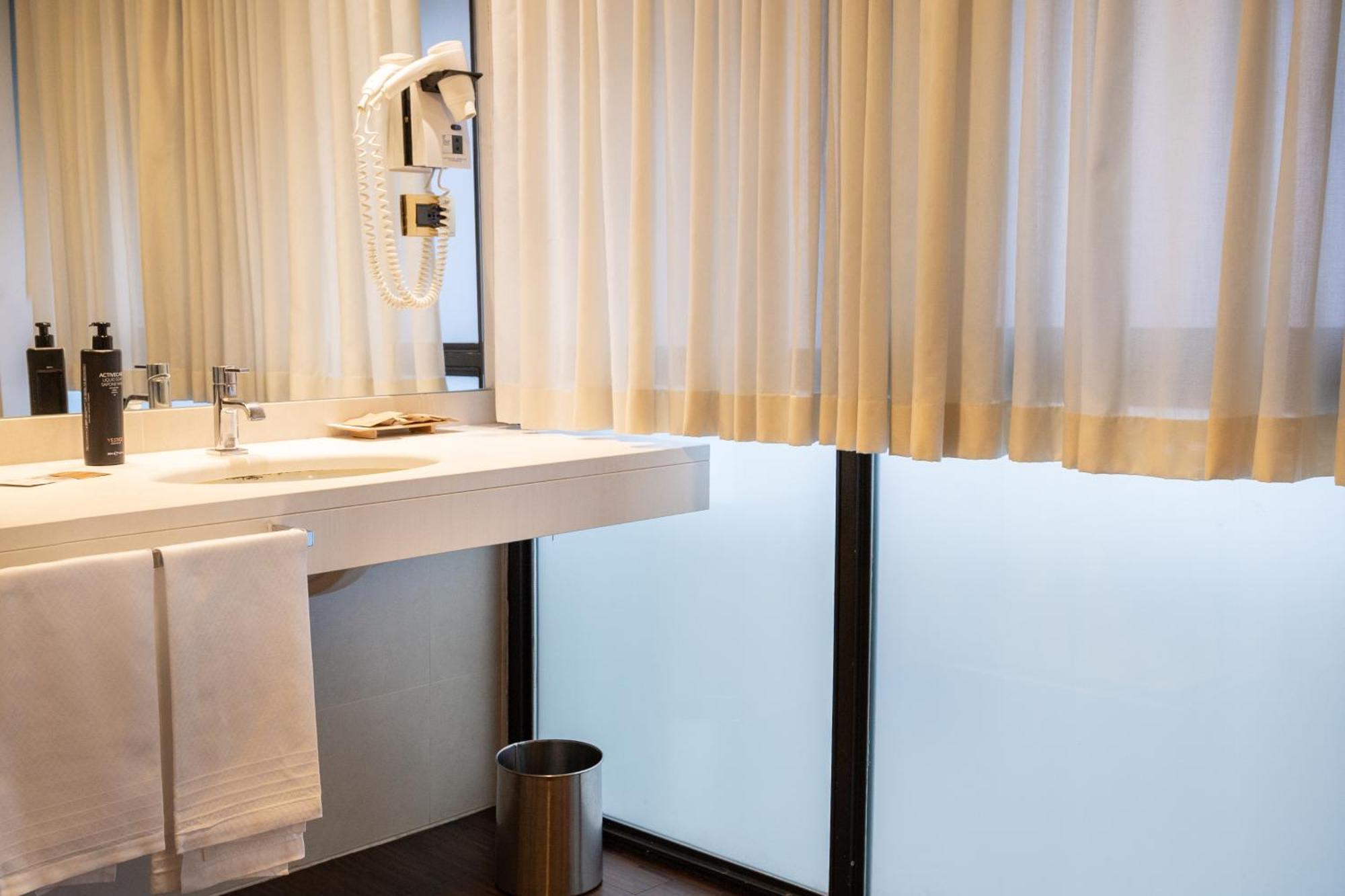Hotel Stendhal Parma Esterno foto