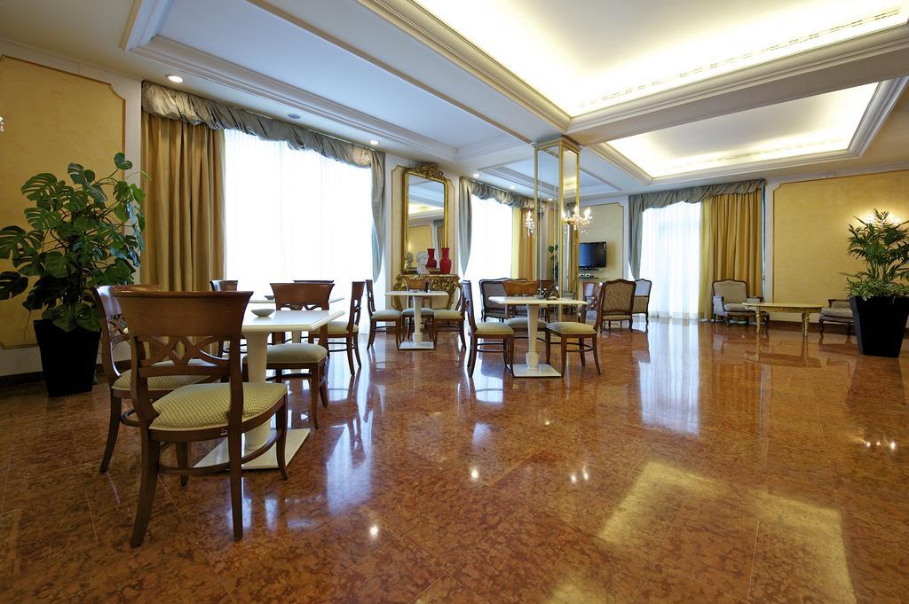 Hotel Stendhal Parma Esterno foto